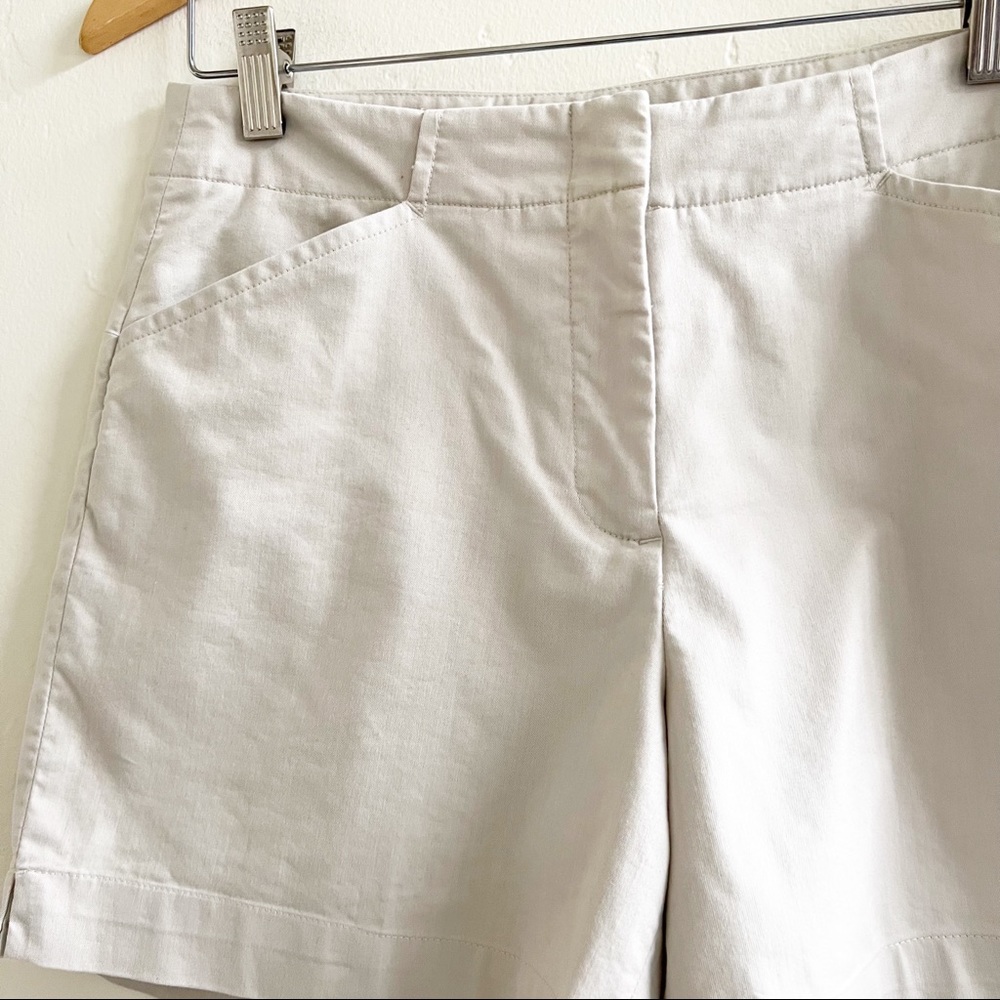 Nike Dri Fit Golf Women’s Shorts Beige Size 2 - Picture 6 of 9